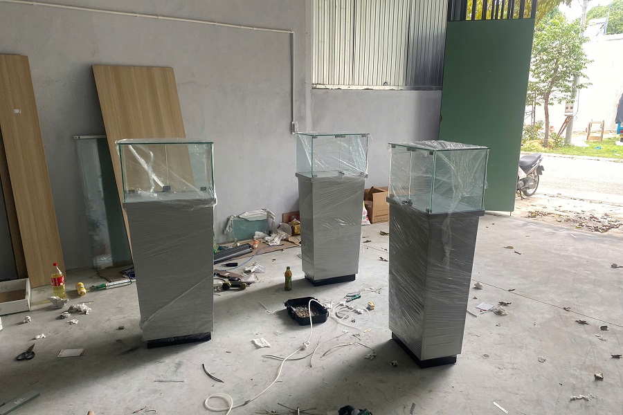 Tủ hoàn thiện trước khi giao đến cửa hàng khách