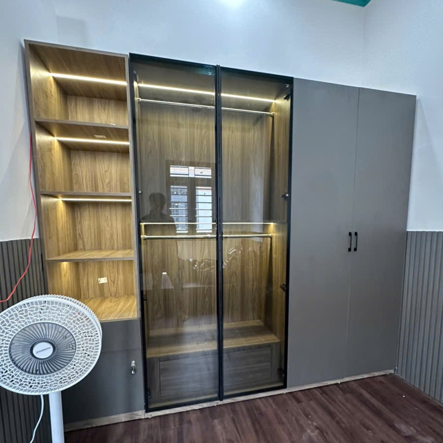 Thi công tủ quần áo cánh kính giá rẻ tại TPHCM