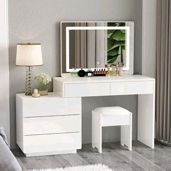 Bàn trang điểm 1m4 cao cấp BTD011