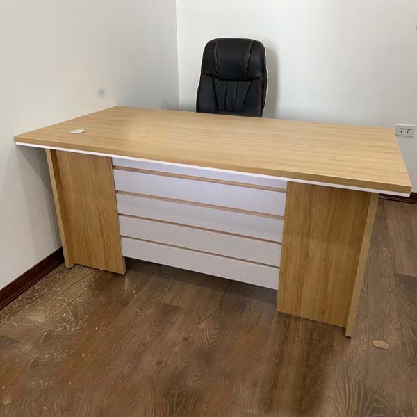 Bàn giám đốc 1m4 giá rẻ BGD018