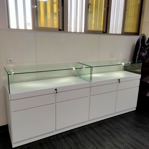 Tủ trưng bày trang sức 2m4 TTB098