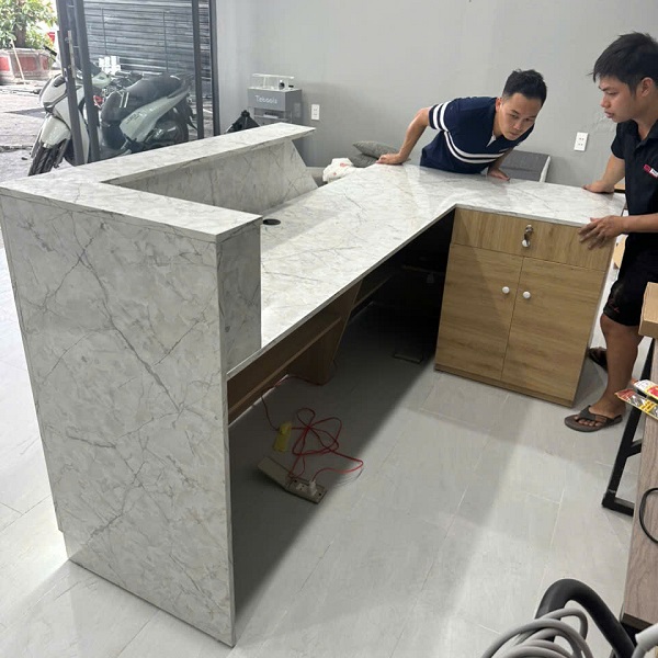 Quầy lễ tân chữ L 2m2 x 1m2 QLT083-1