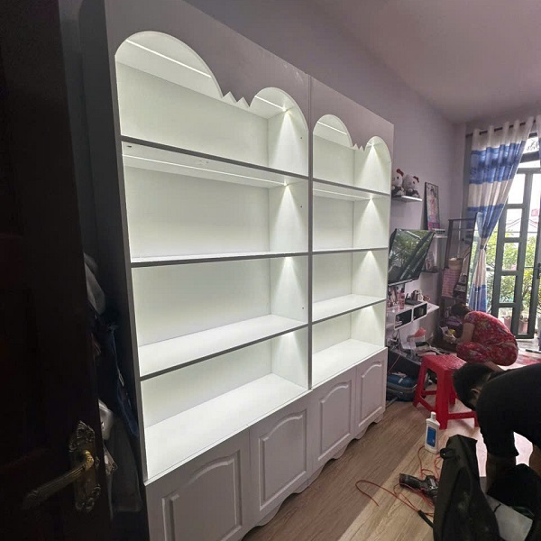 Tủ trưng bày mỹ phẩm 1m8 x 2m2 TTB121-2