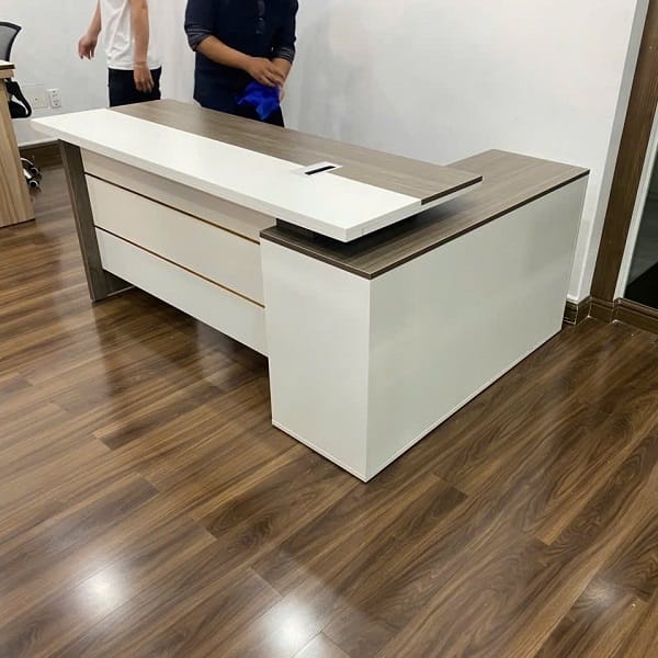 Bàn giám đốc vân gỗ 1m8 x 1m2 BGD071-1