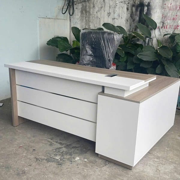 Bàn giám đốc vân gỗ 1m8 x 1m2 BGD071